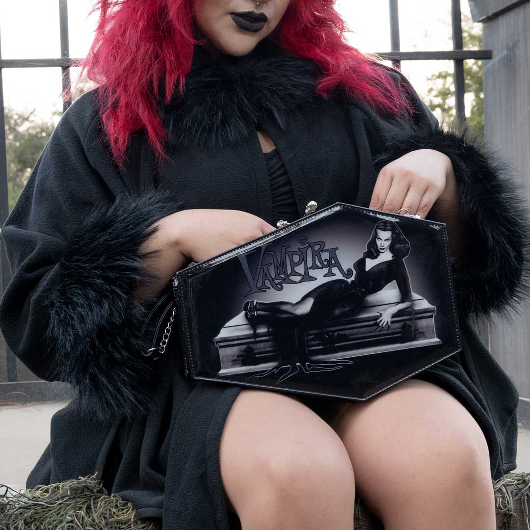 Vampira Skull Kiss Lock Deluxe Coffin Handbag